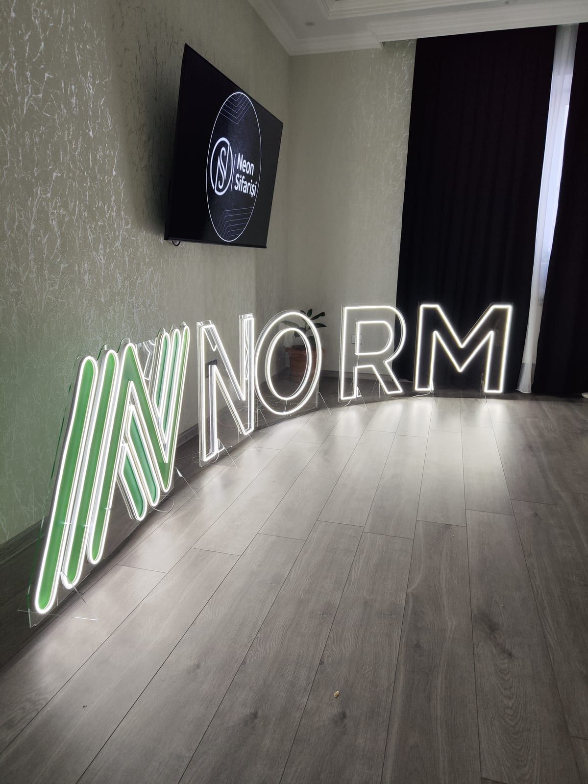 Mağaza üçün neon nümunəsi N-045