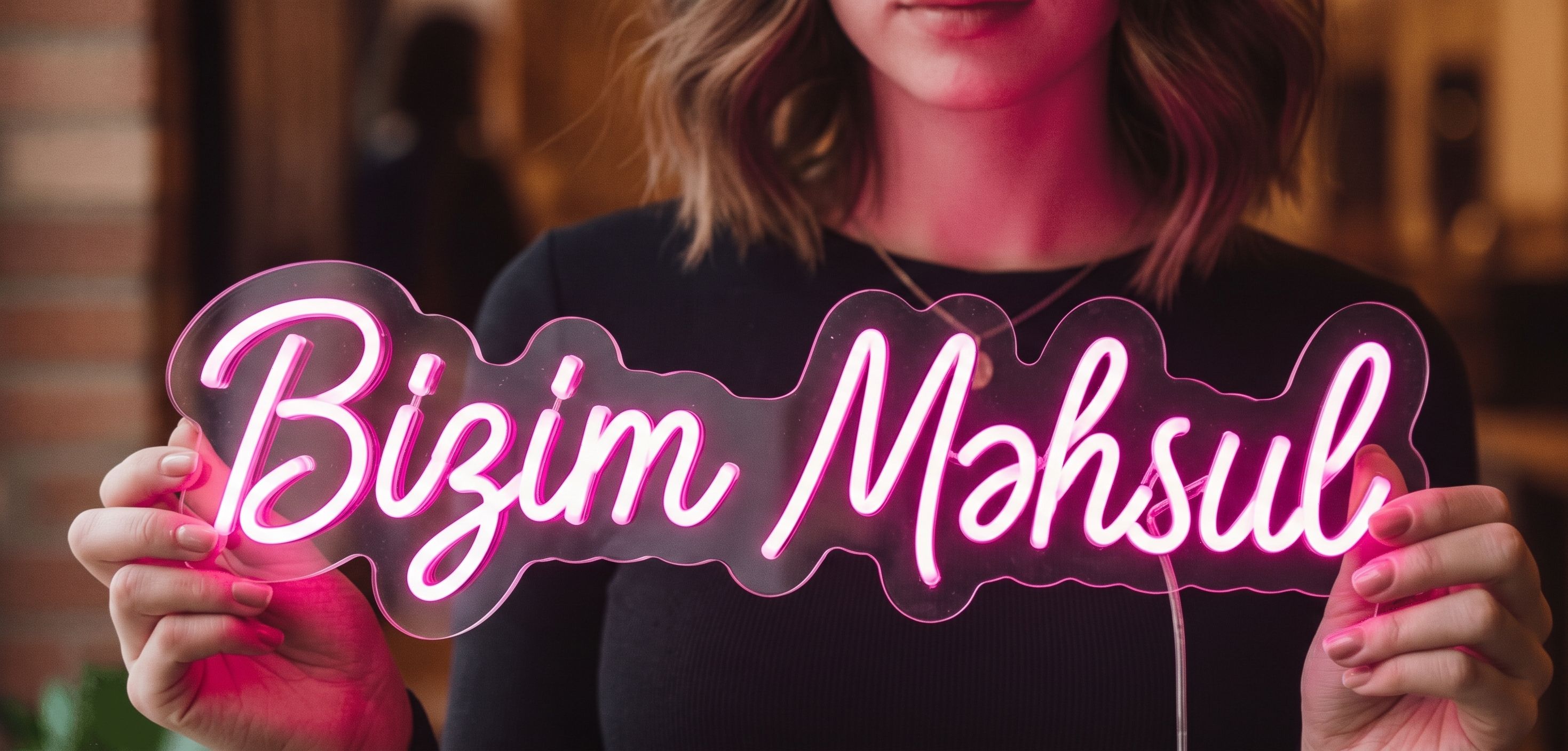 Bizim məhsul: parlaq, bərabər işıqlanan, təmiz akril üzərində neon yazı
